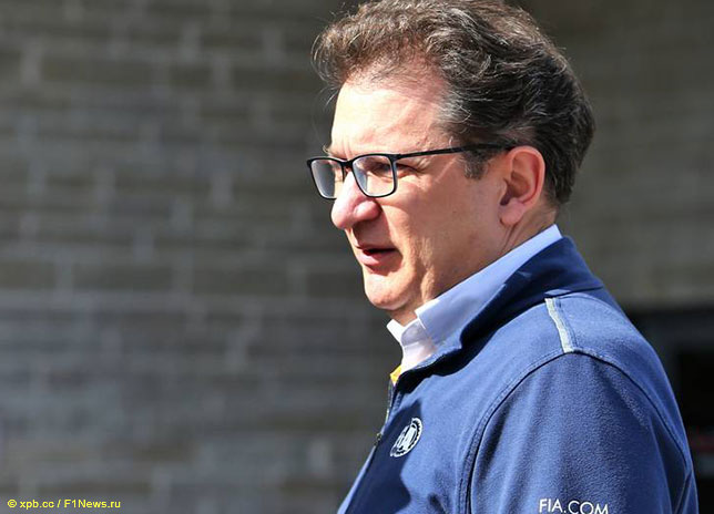 Томбасис: Мы не собираемся играть роль детективов