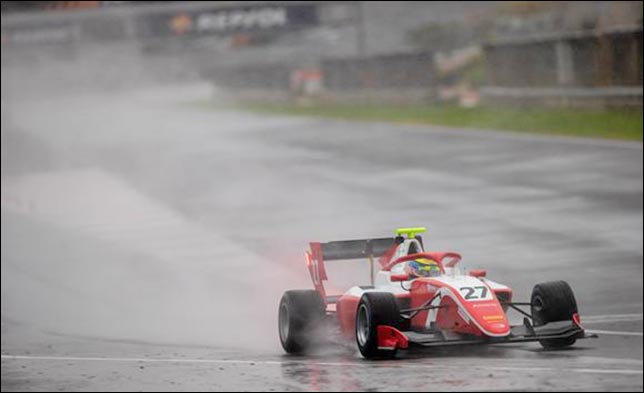 Ф3: Сарджент быстрее всех под дождём