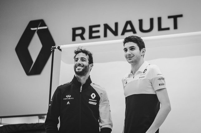Первая совместная фотография гонщиков Renault в 2020-м
