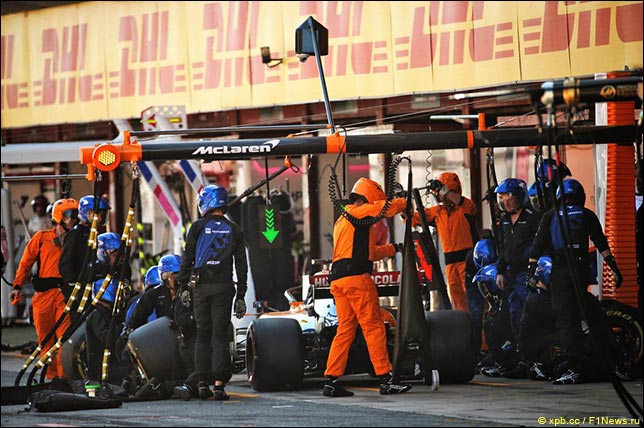DHL Fastest Pit Stop Award: McLaren быстрее в Барселоне DHL Fastest Pit Stop Award: McLaren быстрее в Барселоне