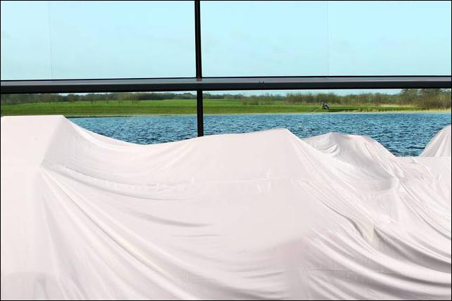 Новую машину McLaren покажут в День святого Валентина  Новую машину McLaren покажут в День святого Валентина