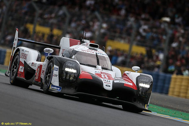 Алонсо: Машине не хватает скорости на прямых Алонсо: Машине не хватает скорости на прямых