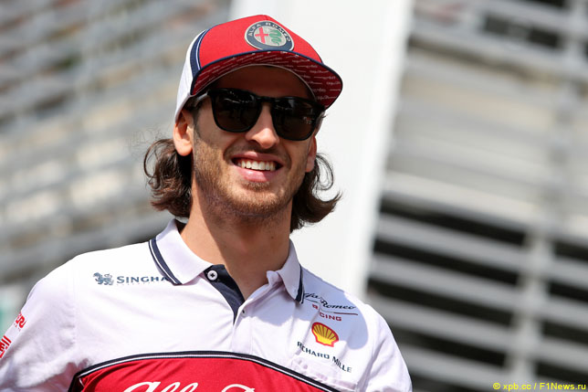 В Alfa Romeo продлили контракт с Антонио Джовинацци