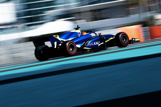 В Абу-Даби идёт третий день тестов Формулы 2