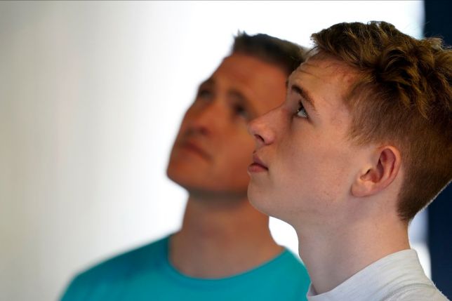 Давид Шумахер активно готовится к виртуальному Гран При