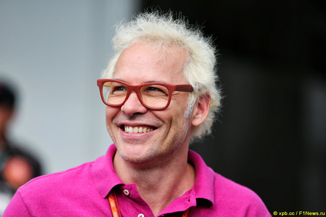 Вильнев: Гонщики не могут отказывать в автографе Вильнев: Гонщики не могут отказывать в автографе