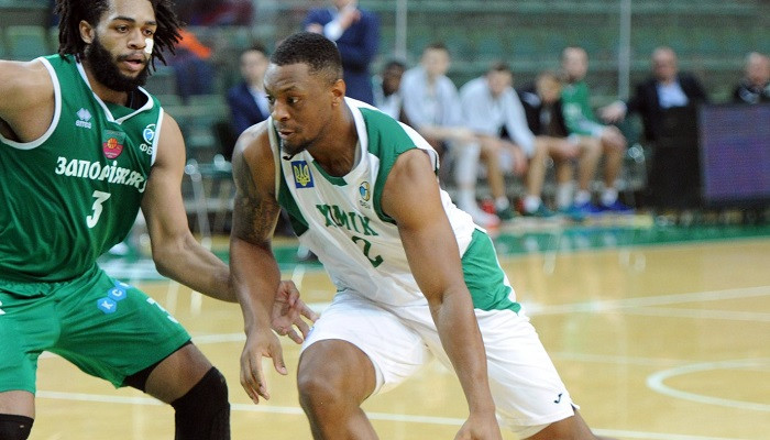 
Химик прекратил сотрудничество с форвардом Джонсом
