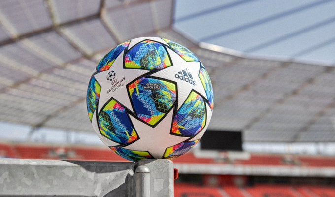 
УЕФА представил официальный мяч группового этапа Лиги чемпионов
