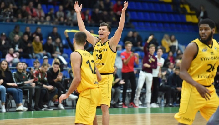 
ФБУ издала книгу к 110-летию баскетбола Украины
