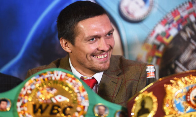 Усик відвідає бій Берінчика та Митрофанова Усик відвідає бій Берінчика та Митрофанова