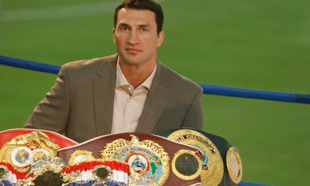 Володимиру Кличку повернули всі чемпіонські пояси Володимиру Кличку повернули всі чемпіонські пояси