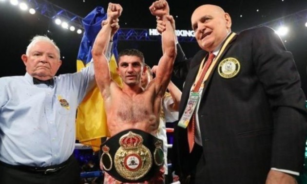 Далакян 10 раундів боксував з поламаною рукою Далакян 10 раундів боксував з поламаною рукою