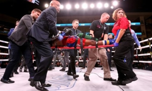 Американець, який боксував в андеркарті Усика, знаходиться в комі після нокауту  Американець, який боксував в андеркарті Усика, знаходиться в комі після нокауту