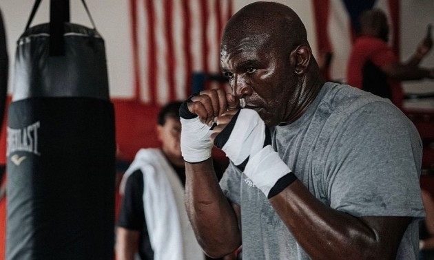 Холіфілд: Відчуваю себе сильнішим з кожним днем Холіфілд: Відчуваю себе сильнішим з кожним днем