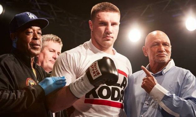 Сіренко здолав Робутті брутальним накаутом. ВІДЕО Сіренко здолав Робутті брутальним накаутом. ВІДЕО