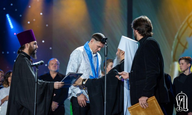 Усик: Вірте в Бога, а не в патріархати, церкви, батюшок