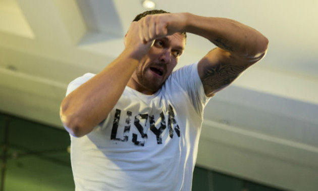 Усик почав спаринги перед дебютом у суперважкій вазі