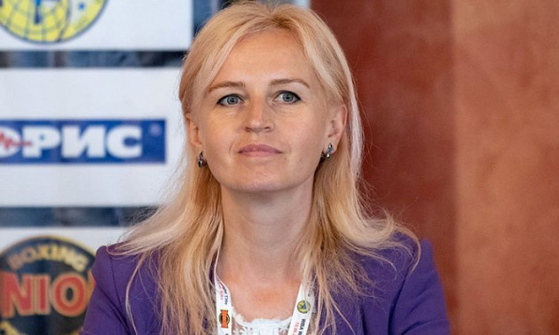 Шатернікова: Продала пояс за 20 000 і віддала гроші на лікування бійцям АТО Шатернікова: Продала пояс за 20 000 і віддала гроші на лікування бійцям АТО