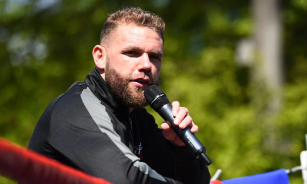 Володаря титулу WBO, який записав відеоурок щодо побиття жінок, жорстко покарали Володаря титулу WBO, який записав відеоурок щодо побиття жінок, жорстко покарали