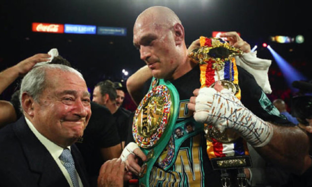 Ф'юрі відмовився співпрацювати зі скандальним радником