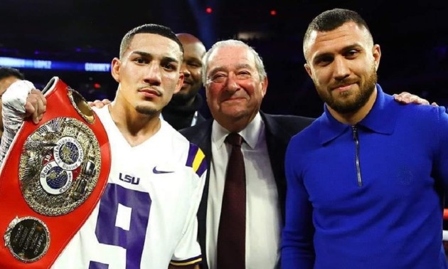 Ломаченко через невизначеність бою з Лопесом повернувся в Україну Ломаченко через невизначеність бою з Лопесом повернувся в Україну