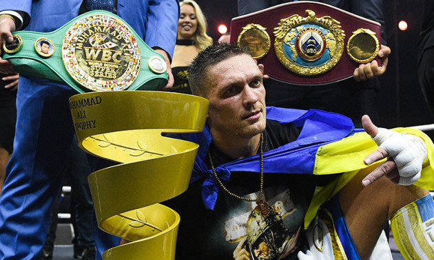 Усик став найкращим іноземним боксером року у Великій Британії Усик став найкращим іноземним боксером року у Великій Британії