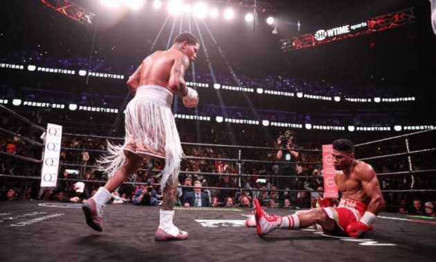 Девіс ефектно нокаутував Гамбоа Девіс ефектно нокаутував Гамбоа