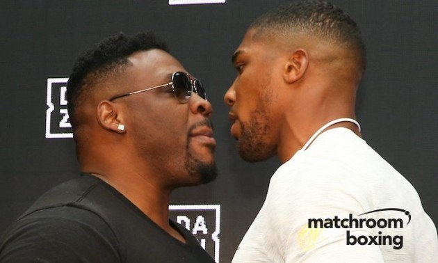 Джошуа програв Міллеру дуель поглядів. ВІДЕО