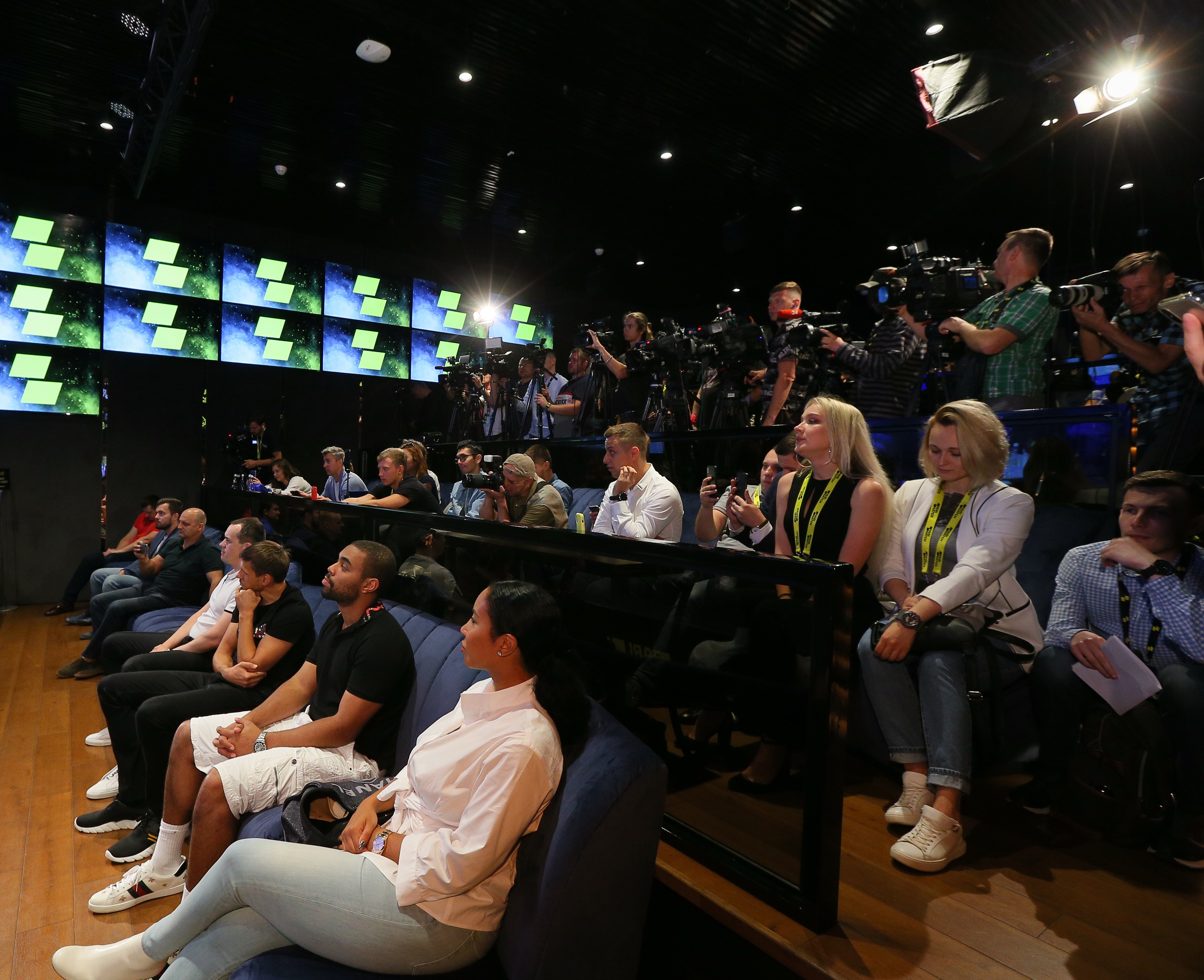 Легендарний Тайсон зустрівся у Києві з журналістами