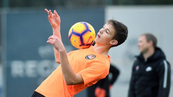 "Шахтар" відпускає новачка, ще один українець в Німеччині та інші новини дня "Шахтар" відпускає новачка, ще один українець в Німеччині та інші новини дня