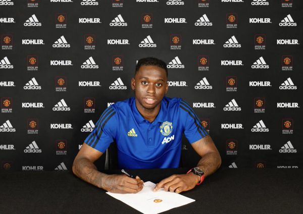 Офіційно. МЮ здійснив гучний трансфер оборонця (ФОТО) Офіційно. МЮ здійснив гучний трансфер оборонця (ФОТО)