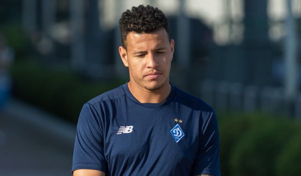 Стало відомо, чому "Динамо" не може позбутися Сідклея Стало відомо, чому "Динамо" не може позбутися Сідклея