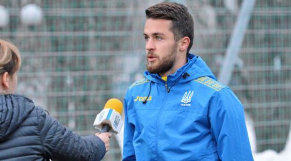 Офіційно. Ще двоє гравців покинули "Карпати"