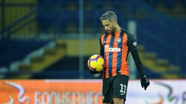 "Шахтар" бере і відпускає українців, "Динамо" таки продає Че Че