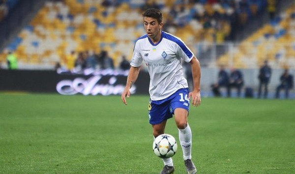 "Динамо" втримує де Пену і повертає нападника, безробітний Прийма