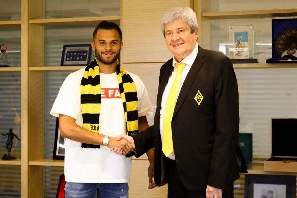 Офіційно. Український бомбардир залишається в Казахстані