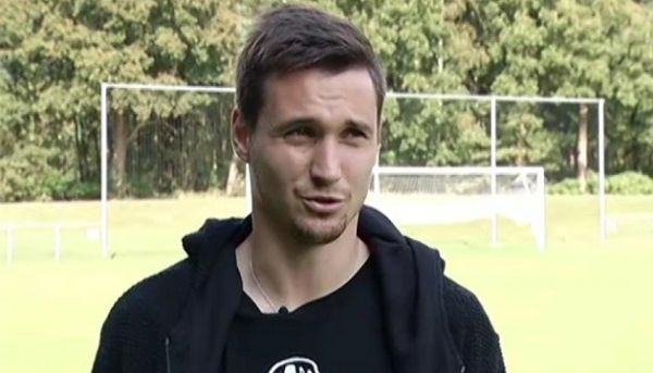 Олійник: Скандал з побиттям дівчини? Я її просто за горло схопив Олійник: Скандал з побиттям дівчини? Я її просто за горло схопив