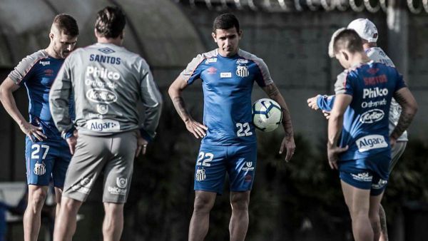 "Арсенал" плюнув на Матвієнка, "Шахтарю" дають українця з Португалії, черговий провал "Динамо" "Арсенал" плюнув на Матвієнка, "Шахтарю" дають українця з Португалії, черговий провал "Динамо"