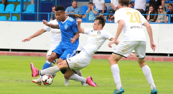 "Шахтар" бере і відпускає українців, "Динамо" таки продає Че Че