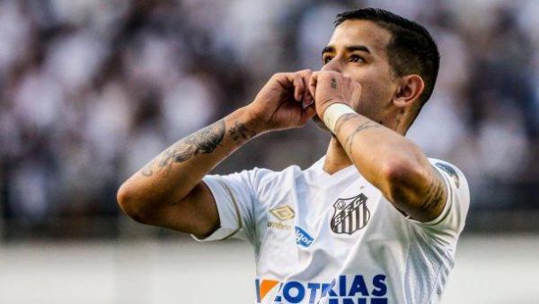 Хавбек "Динамо" просить відпустити його на інший континент Хавбек "Динамо" просить відпустити його на інший континент