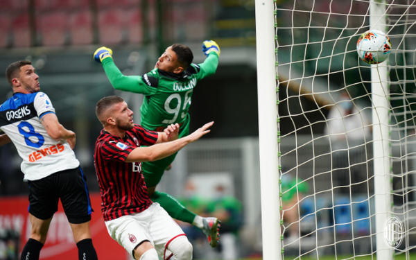 Серія А. 36 тур. Малиновський не забив пенальті "Мілану" Серія А. 36 тур. Малиновський не забив пенальті "Мілану"