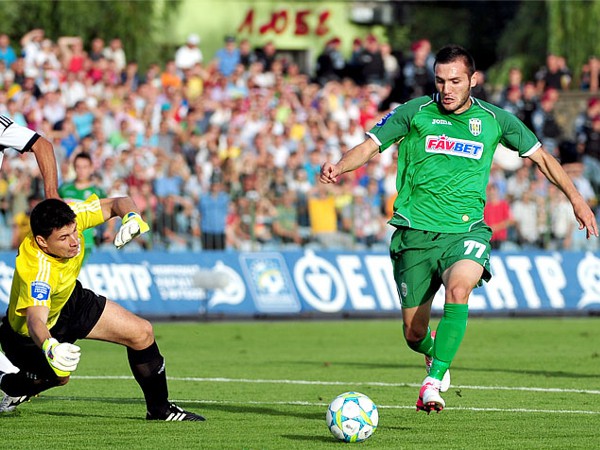 Екс-нападник "Карпат" піде в "Барселону" за 15 млн євро Екс-нападник "Карпат" піде в "Барселону" за 15 млн євро