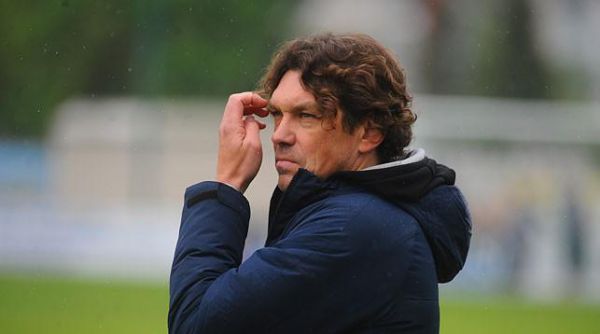 Тренера вигнали з мінського "Динамо" через те, що він - українець Тренера вигнали з мінського "Динамо" через те, що він - українець