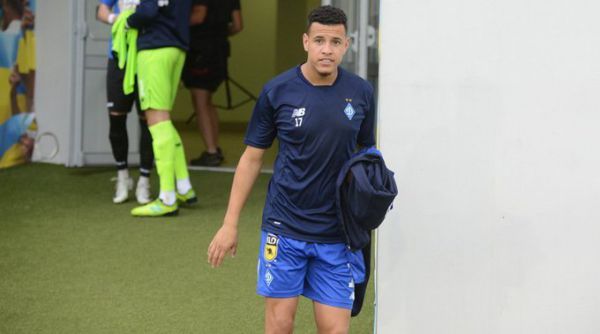 Легіонер "Динамо": Спілкуємось з Хацкевичем через папірці Легіонер "Динамо": Спілкуємось з Хацкевичем через папірці