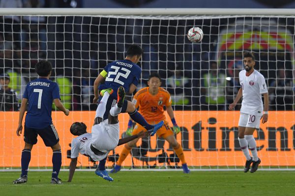 Кубок Азії. Катар вперше в історії виграв турнір, обігравши у фіналі Японію Кубок Азії. Катар вперше в історії виграв турнір, обігравши у фіналі Японію