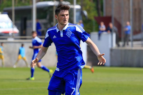 Офіційно. Півзахисник "Динамо" став гравцем "Руху" Офіційно. Півзахисник "Динамо" став гравцем "Руху"