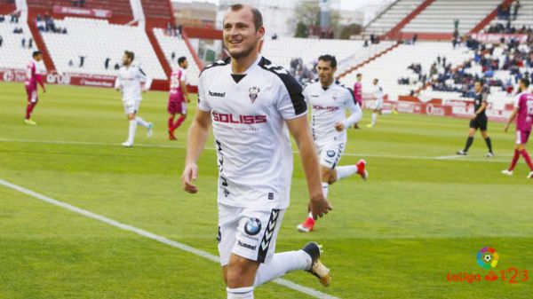 "Шахтар" купив легіонера і відпускає двох, "Динамо" втрачає іноземця та українця