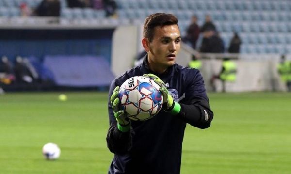 "Динамо" втримує де Пену і повертає нападника, безробітний Прийма