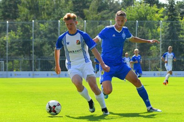 Офіційно. Нападник "Динамо" перейшов у "Прикарпаття" Офіційно. Нападник "Динамо" перейшов у "Прикарпаття"