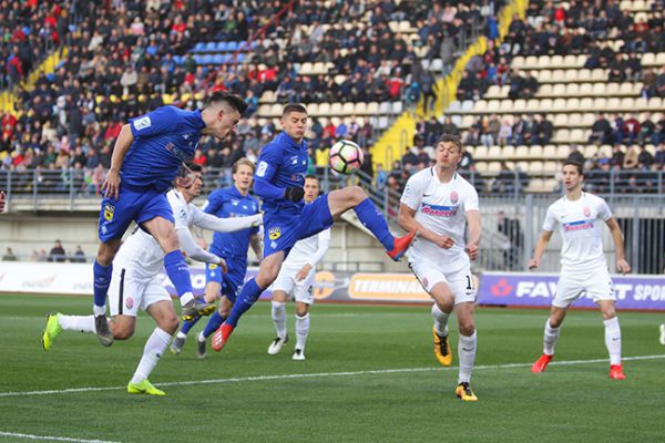 "Зоря" - "Динамо". ОНЛАЙН "Зоря" - "Динамо". ОНЛАЙН